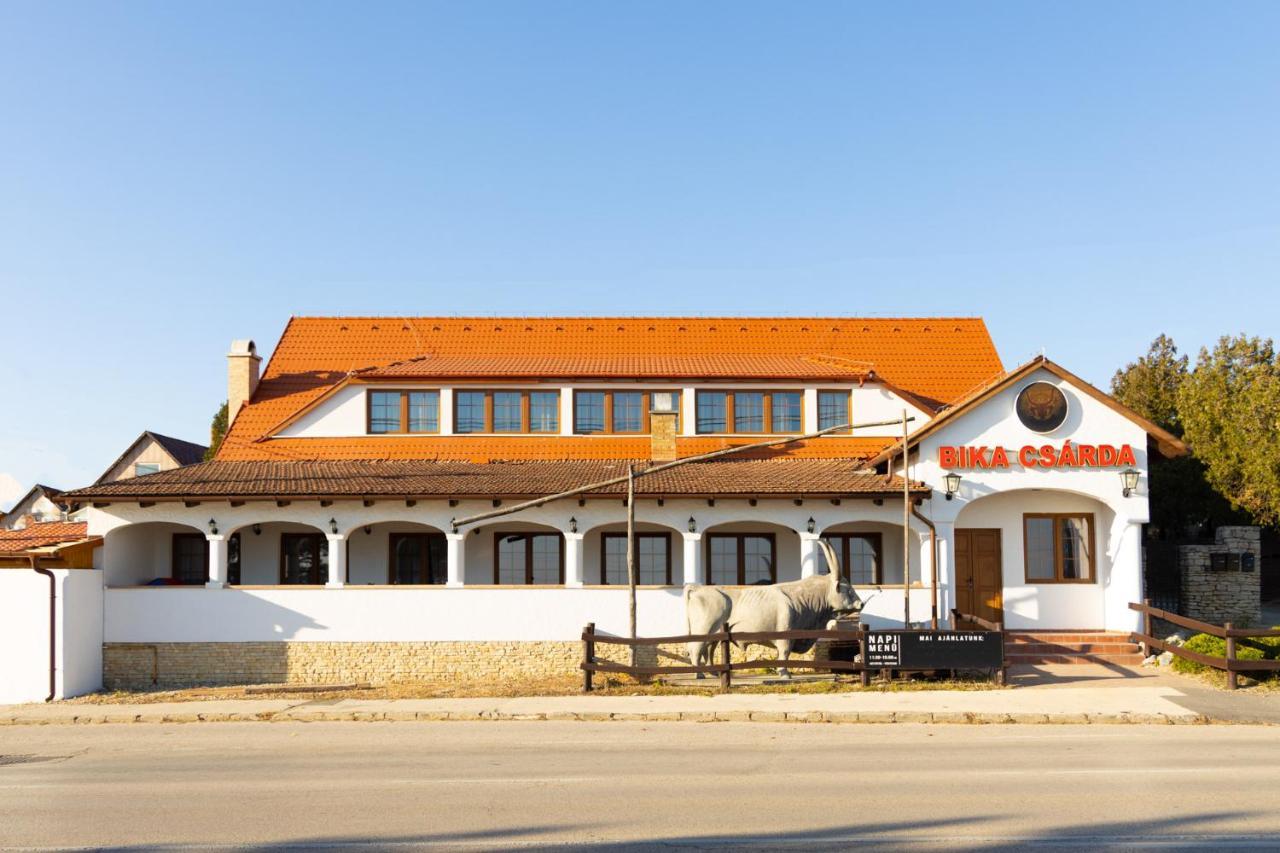 Bed and Breakfast Oereghegyi Bika Panzio Székesfehérvár Exterior foto